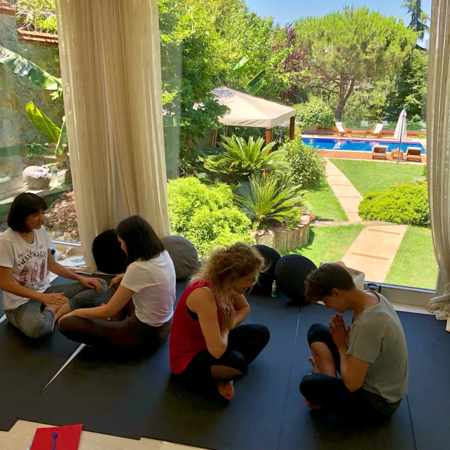 Çocuk yogası eğitmenliği programından kare 44